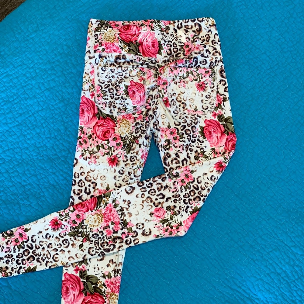 Fit Booty Apparel Leggings size L by Jessica